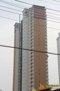 趙都新城4地住宅窗戶安裝完成，外墻粉刷工程全力推進(jìn)